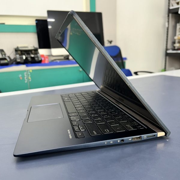 ASUS UX433FN 14吋 二手筆記型電腦:圖片 3