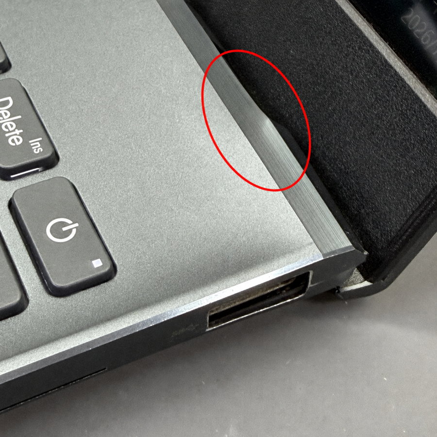 ASUS UX325EA scratch